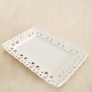 Bandeja de Cerámica Rectangular con Borde de Encaje