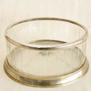 BANDEJA DE ViDRiO CON BORDE METALiCOS DORADOS
